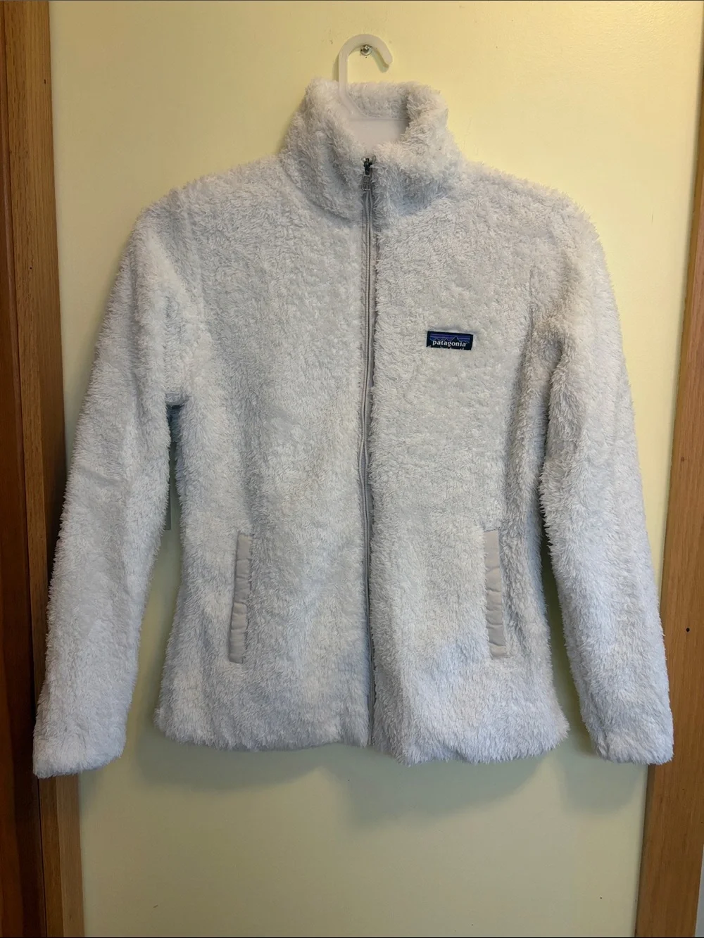 Patagonia White Plush Full-Zip Women’s Jacket